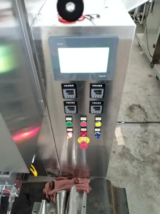 KEFAI High Speed Ketchup Packing Machine detalj - kontrollpanel